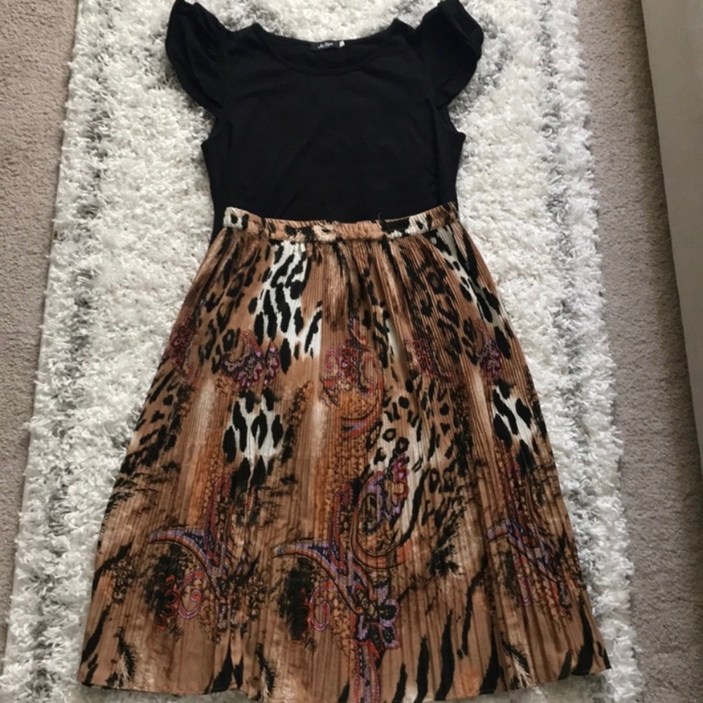Maternity top and skirt